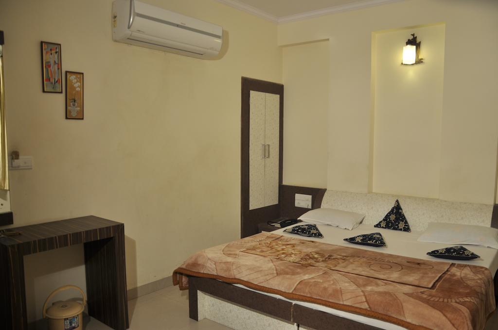 Hotel Metro Jaipur Buitenkant foto